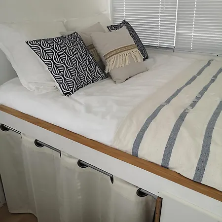 Botel Bateau Mama Mia *