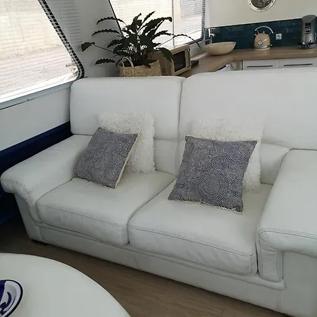Úszó hotel Bateau Mama Mia