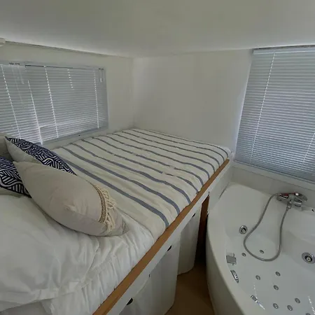 Båthotell Bateau Mama Mia