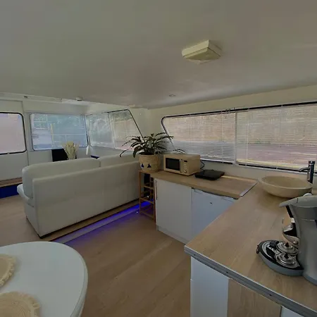 Bateau Mama Mia נרבון