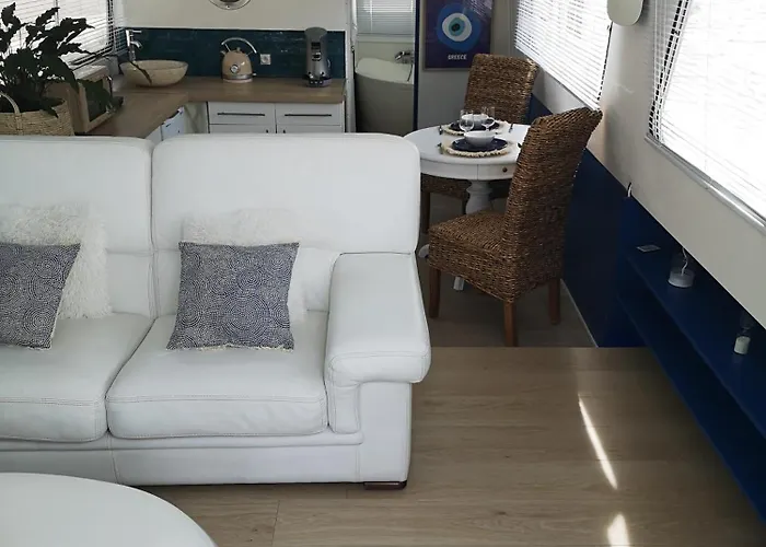 Botel Bateau Mama Mia